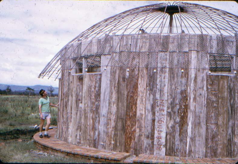 BD/37/162 - 
construction of cabins: Wamena 6 (all modern comfort)
