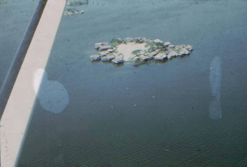 BD/37/224 - 
Sentanimeer: een van de vele eilandjes
