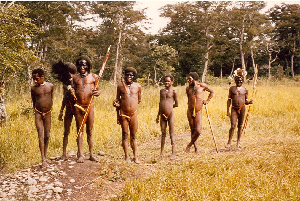 BD/39/14 - 
Papuan men
