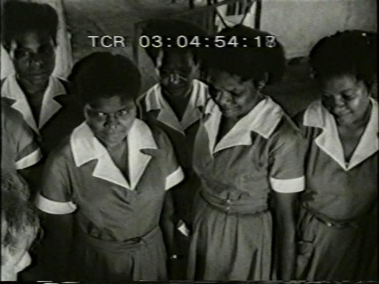 FI/1200/146 - 
Nieuw-Guinea Kroniek 8: Onderwijs aan de inheemse bevolking 
