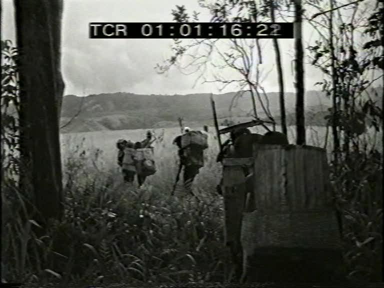FI/1200/159 - 
Nieuw-Guinea Kroniek 16: De bosexploitatie
