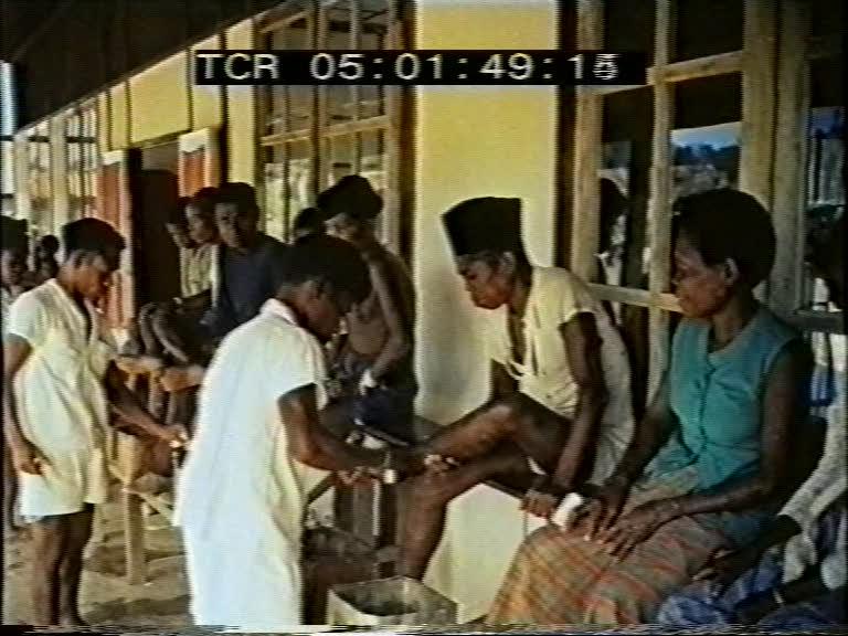 FI/1200/163 - 
Nieuw-Guinea Kroniek 20: Gezondheidszorg voor de inheemse bevolking
