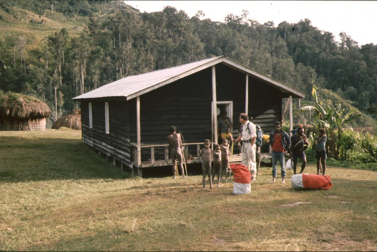BD/166/175 - 
The overnight stay hut 2 
