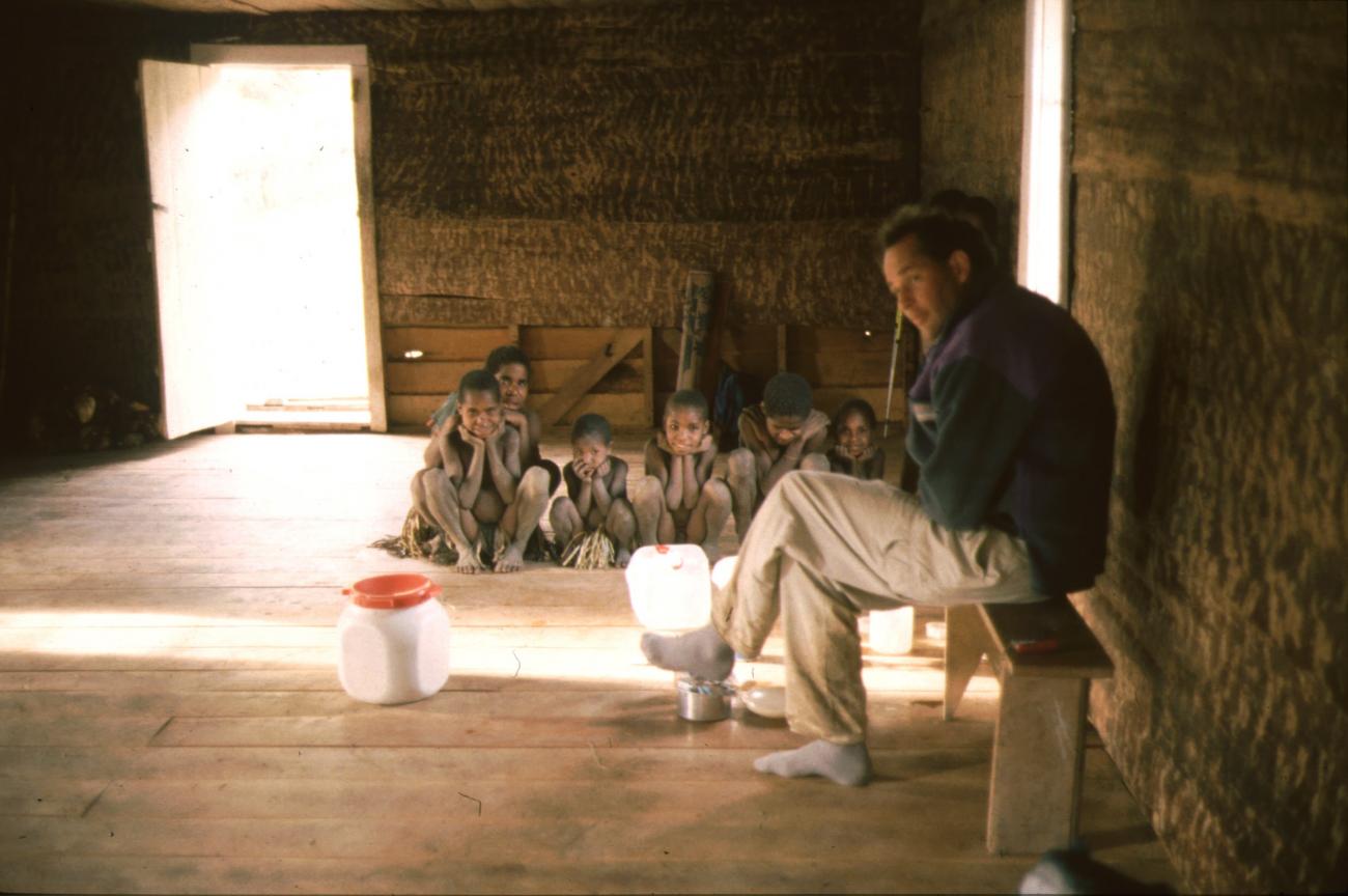 BD/166/177 - 
Children in a wooden hut
