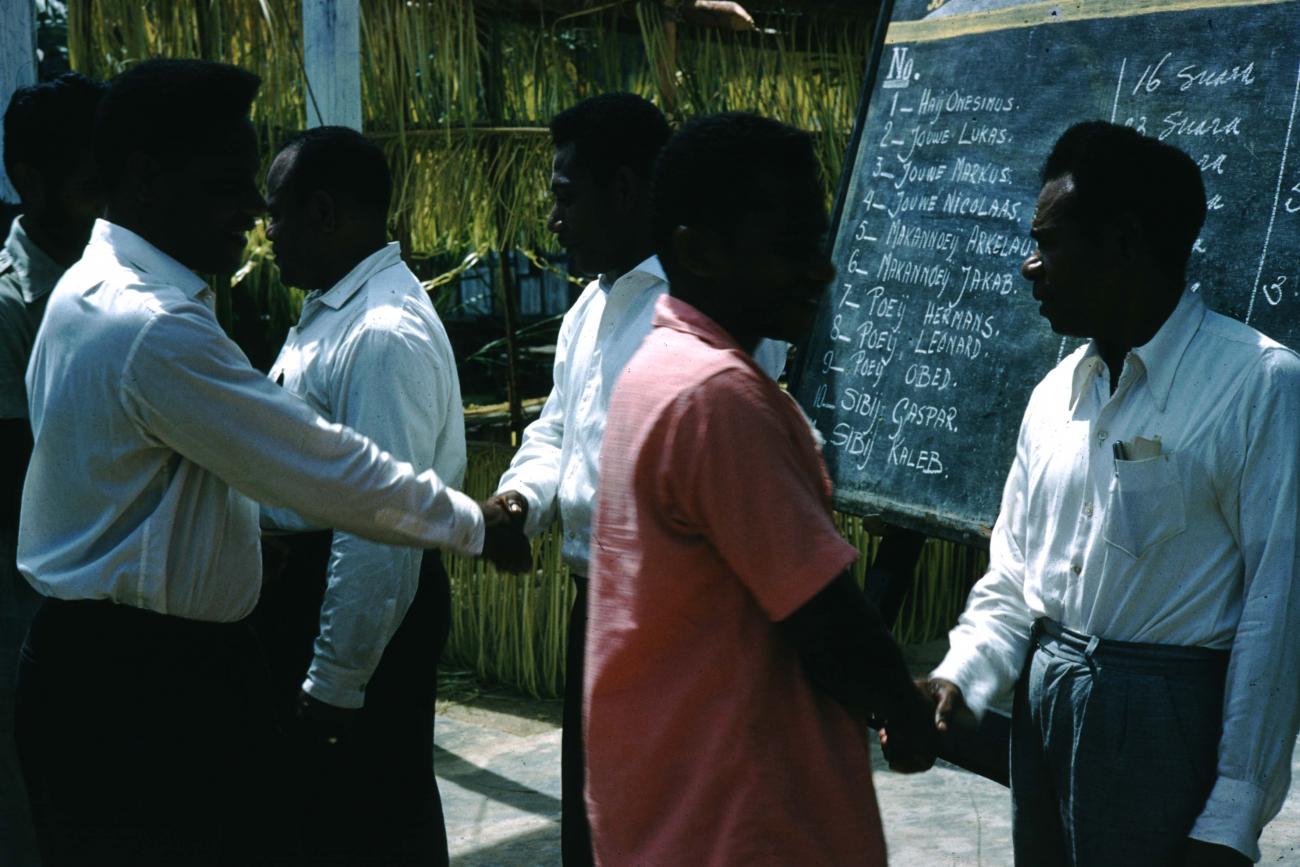 BD/209/7079 - 
Verkiezingen Nieuw Guinea Raad
