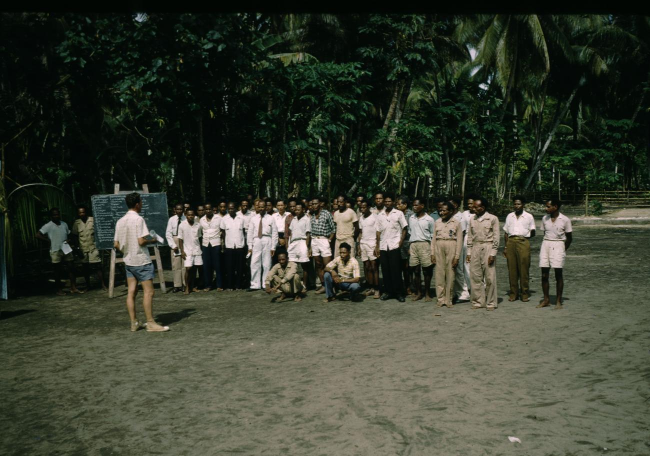 BD/209/7105 -
Verkiezingen Nieuw Guinea Raad
