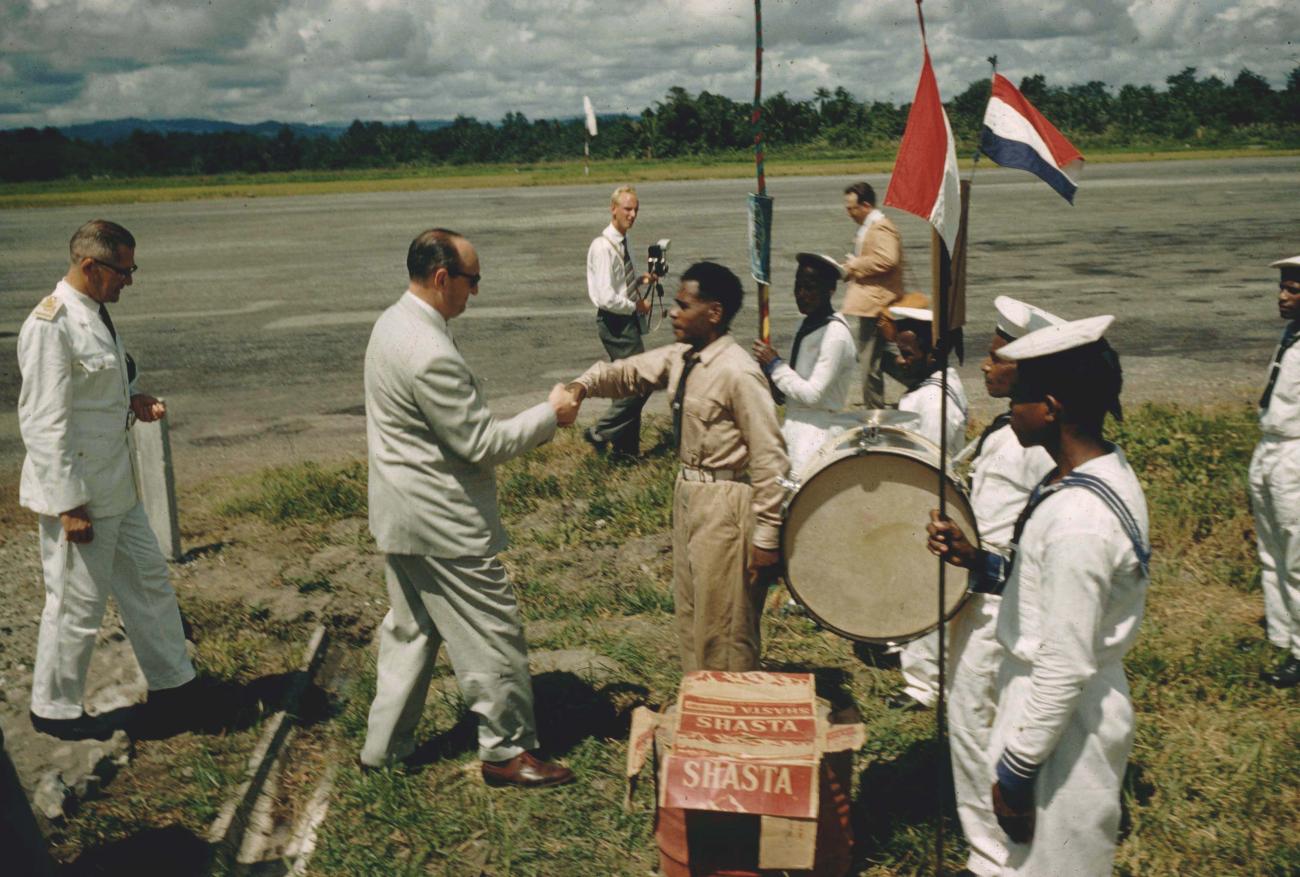 BD/209/8025 - 
Verkiezingen Nieuw Guinea Raad

