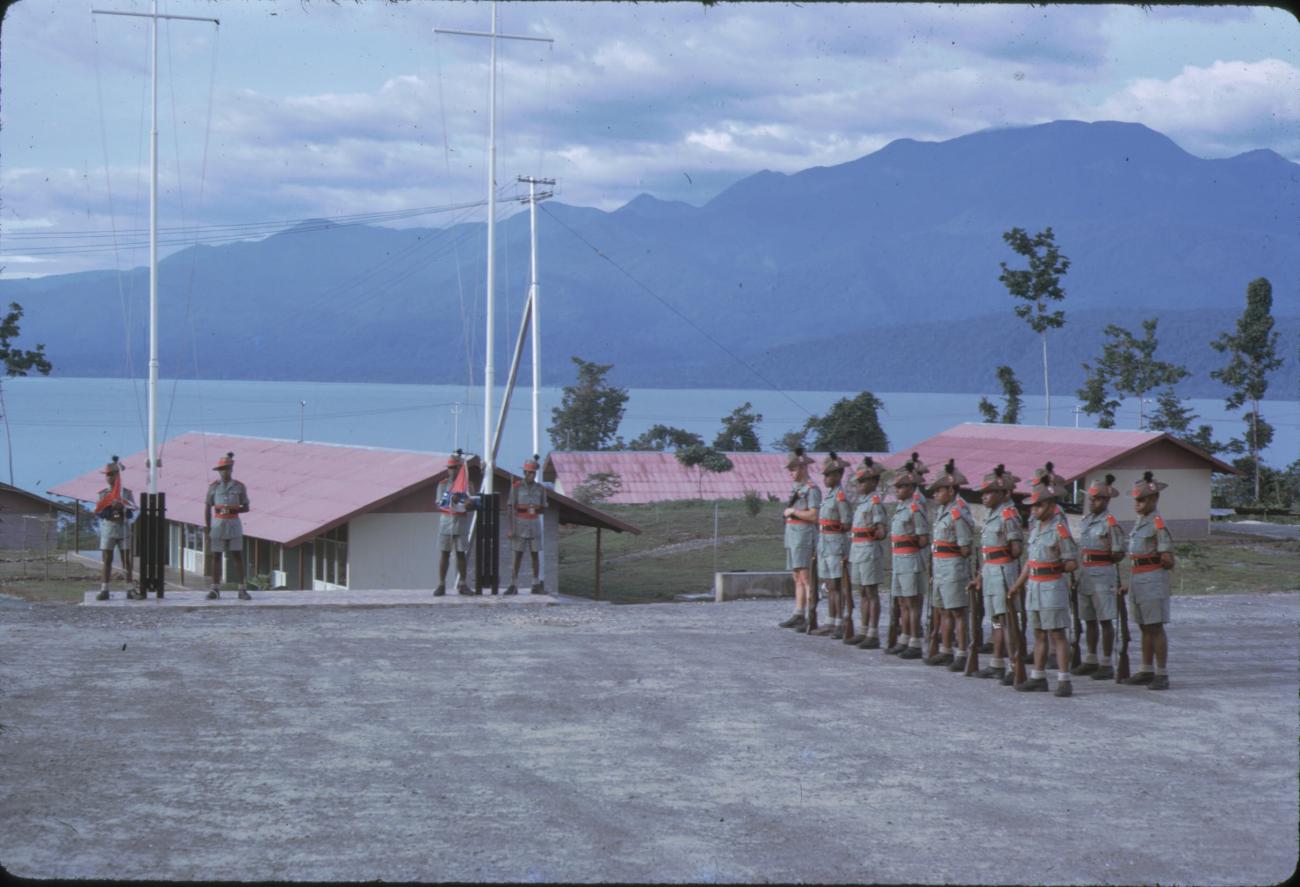 BD/209/9119 - 
Opleidingskamp Papoea Vrijwilligers Korps te Manokwari
