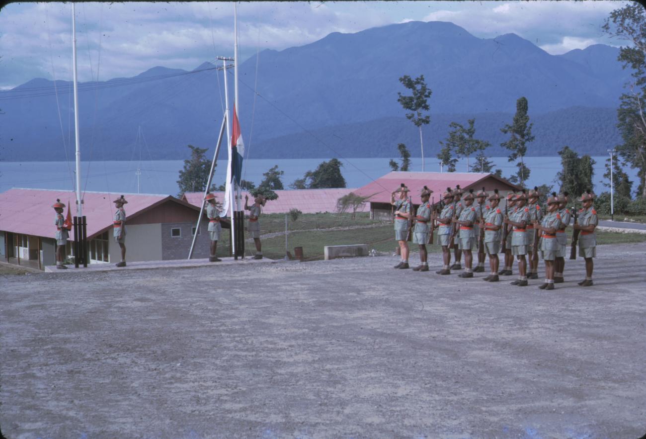 BD/209/9120 - 
Opleidingskamp Papoea Vrijwilligers Korps te Manokwari
