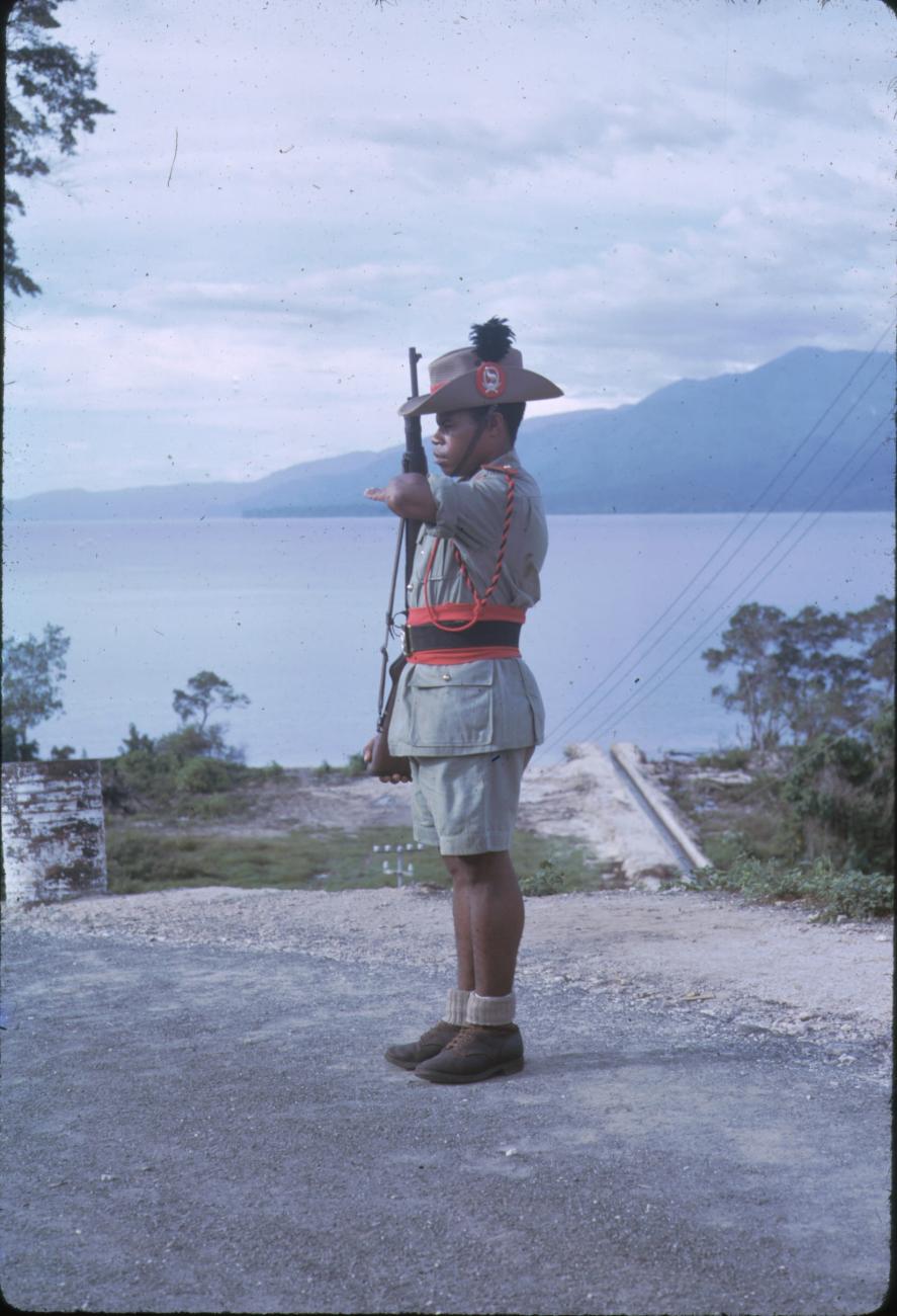 BD/209/9126 - 
Opleidingskamp Papoea Vrijwilligers Korps te Manokwari
