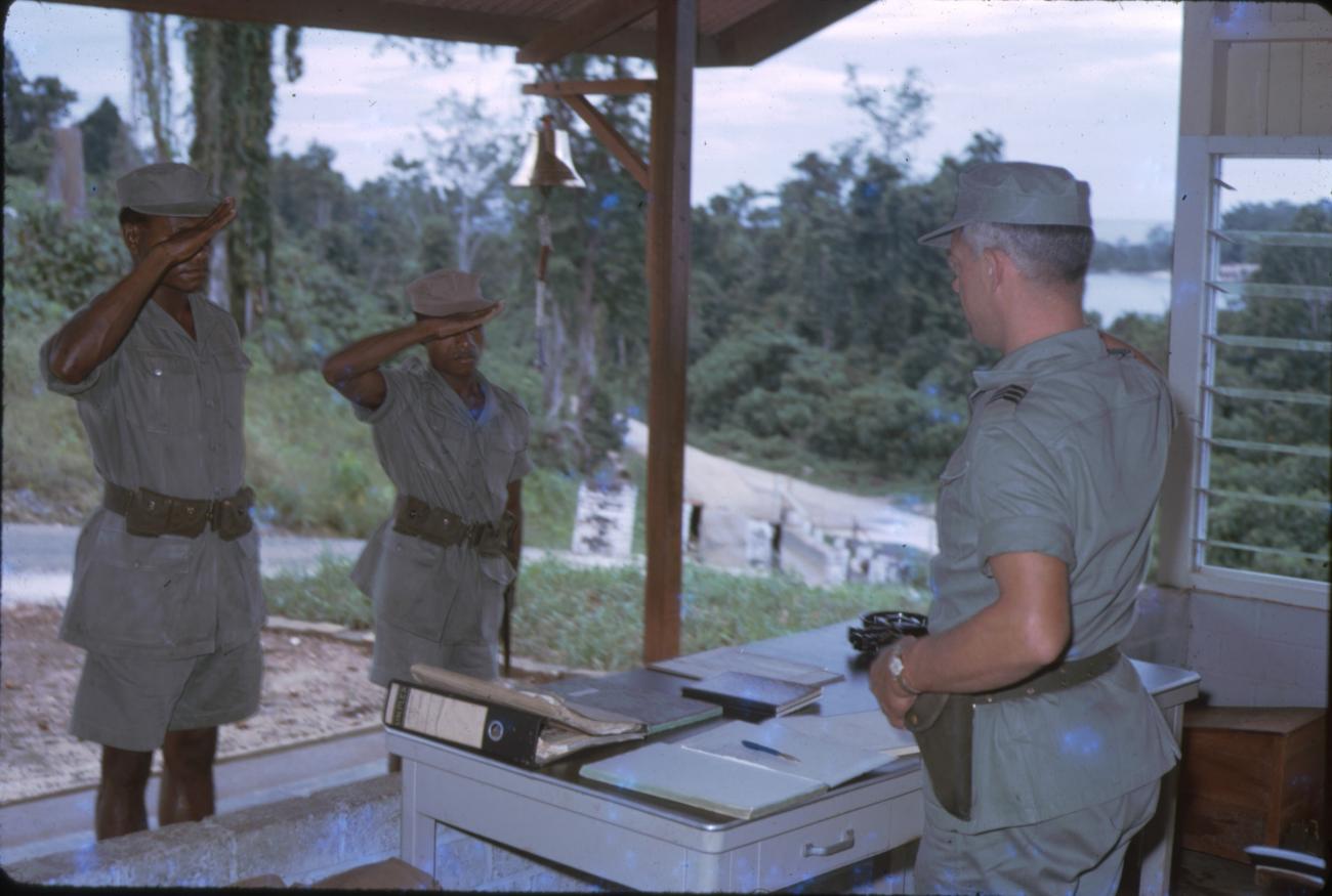 BD/209/9128 - 
Opleidingskamp Papoea Vrijwilligers Korps te Manokwari
