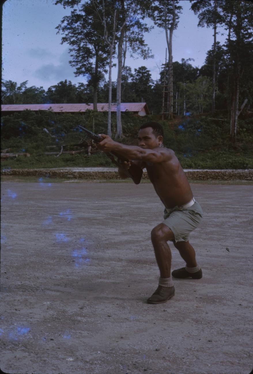 BD/209/9134 - 
Opleidingskamp Papoea Vrijwilligers Korps te Manokwari
