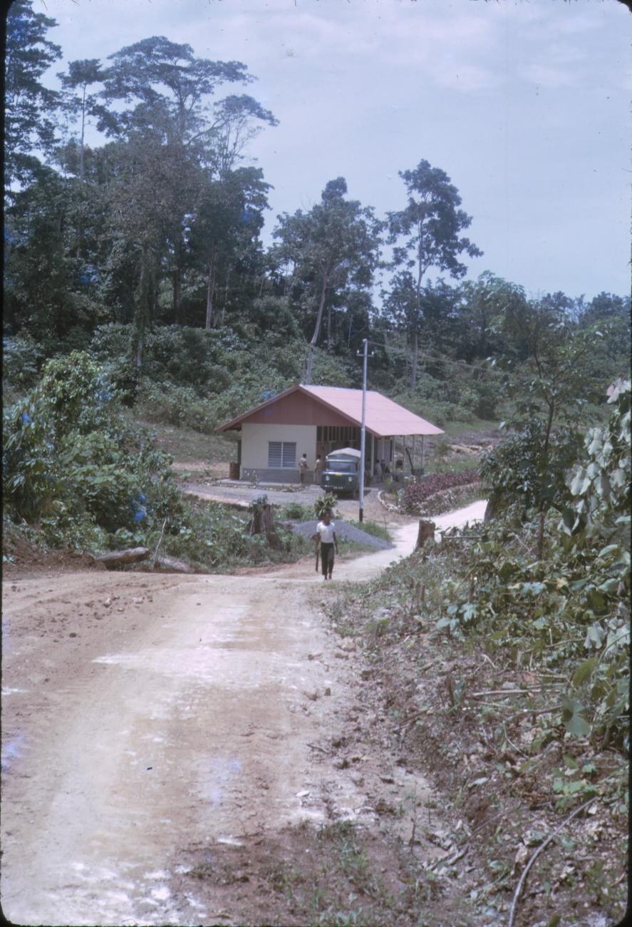 BD/209/9154 - 
Opleidingskamp Papoea Vrijwilligers Korps te Manokwari
