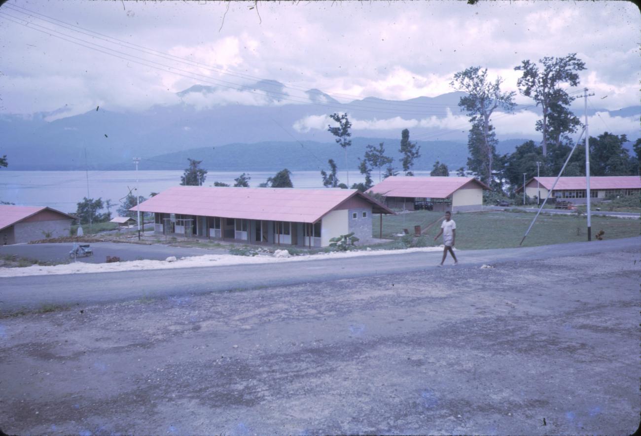 BD/209/9156 - 
Opleidingskamp Papoea Vrijwilligers Korps te Manokwari
