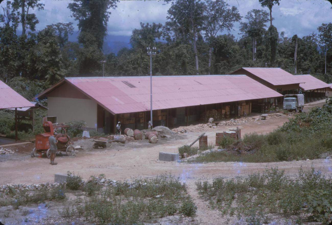 BD/209/9157 - 
Opleidingskamp Papoea Vrijwilligers Korps te Manokwari
