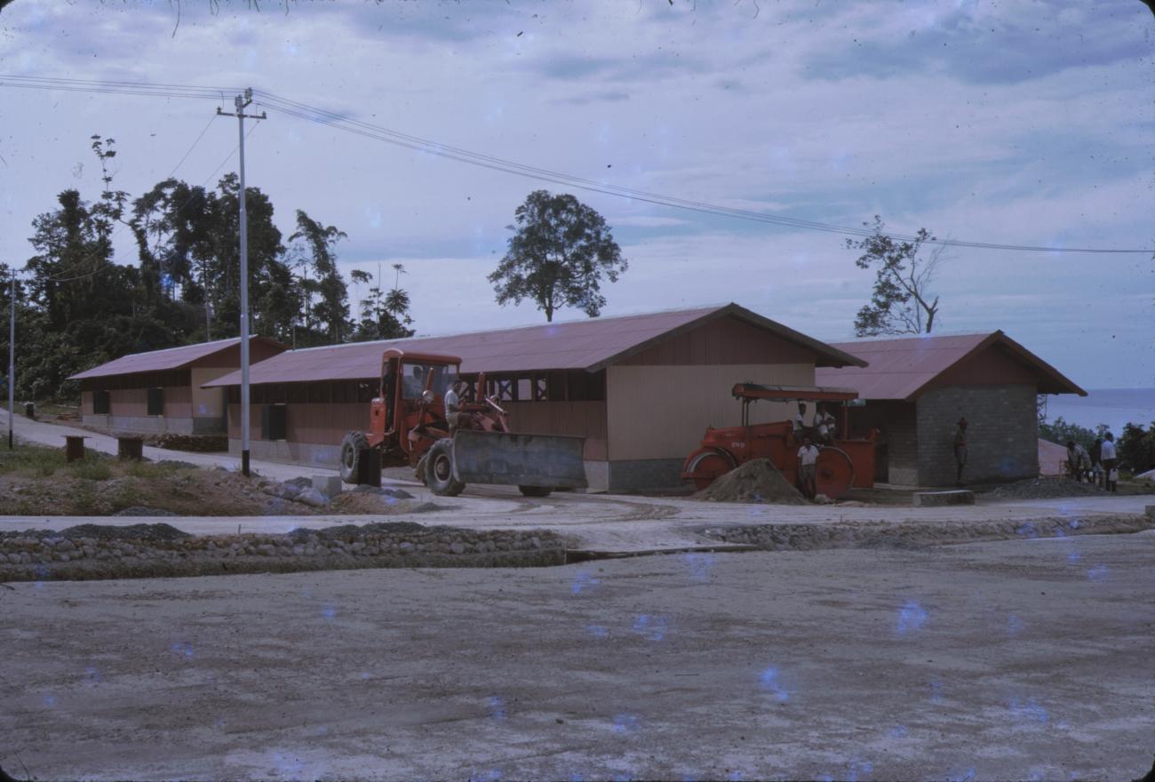 BD/209/9158 - 
Opleidingskamp Papoea Vrijwilligers Korps te Manokwari
