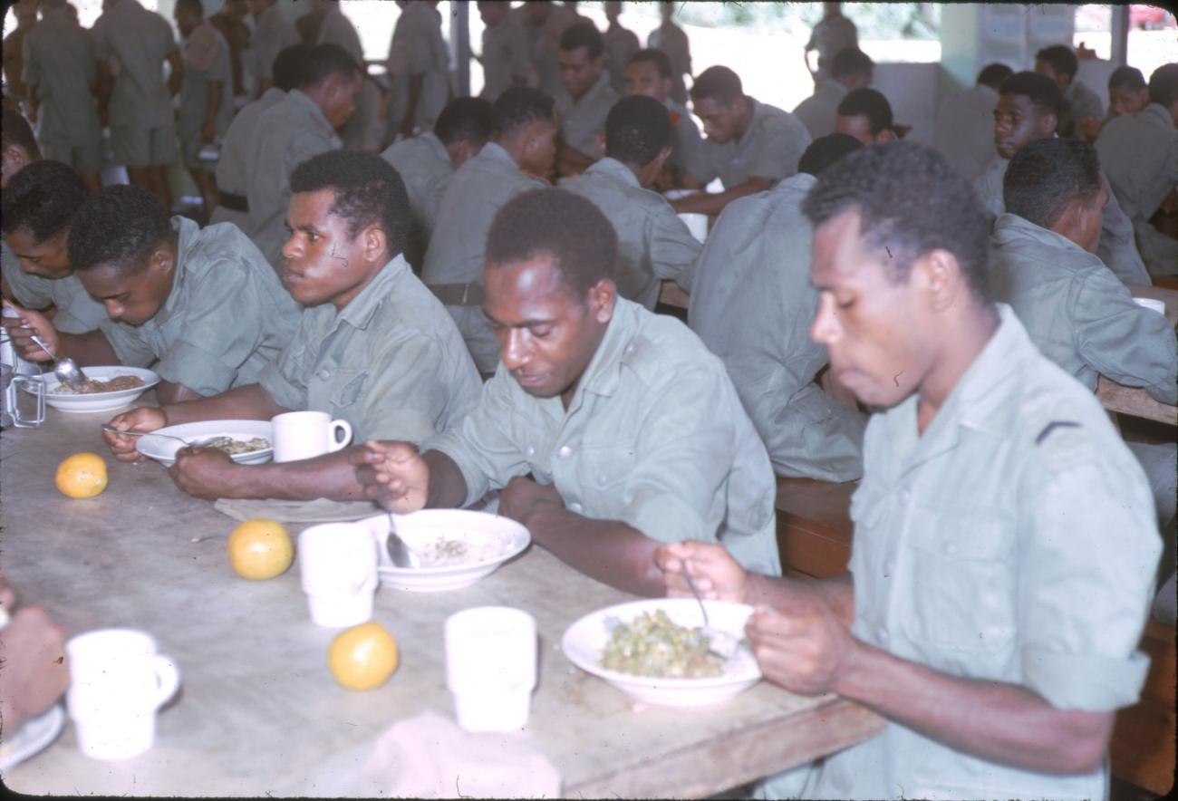 BD/209/9180 - 
Opleidingskamp Papoea Vrijwilligers Korps te Manokwari
