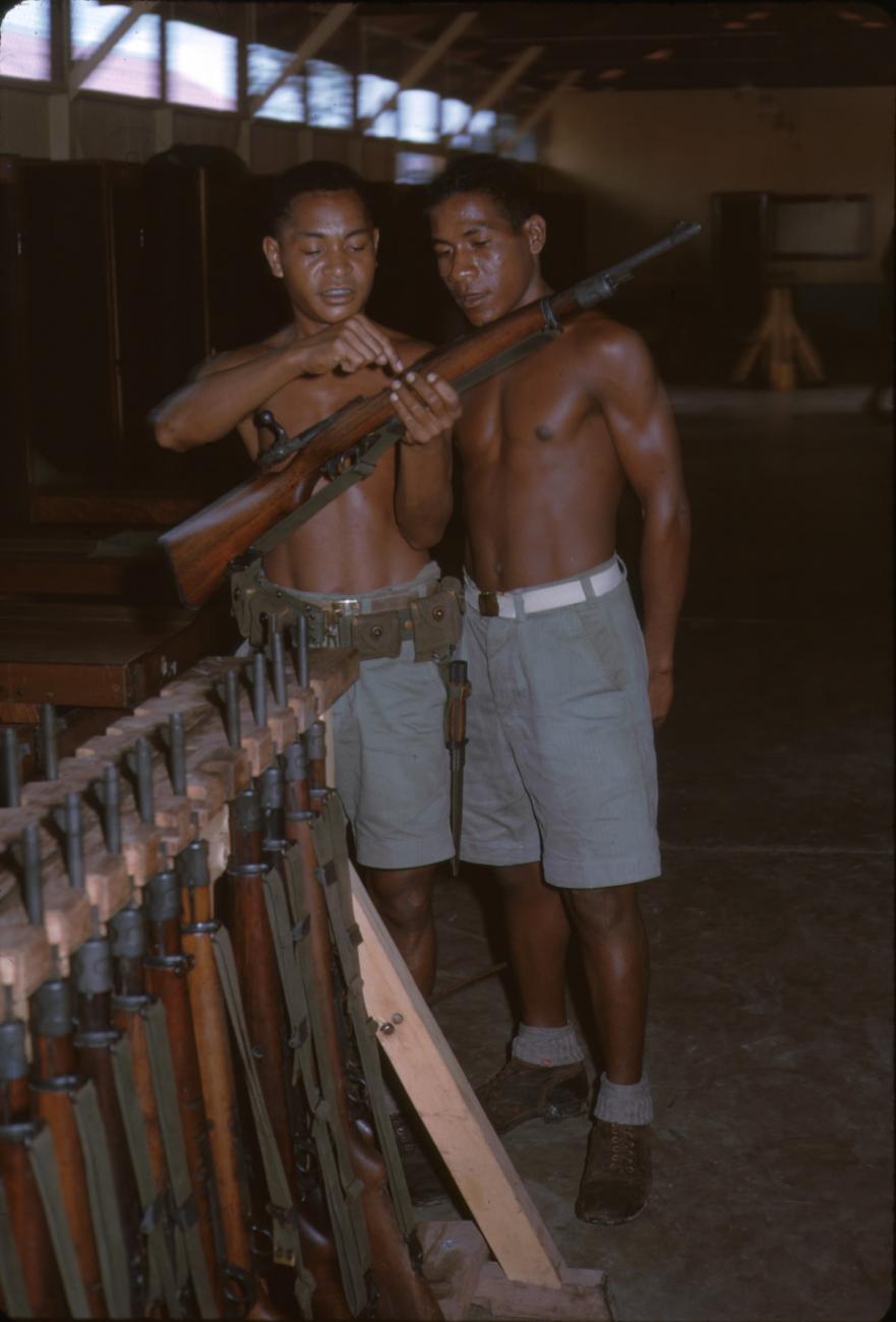 BD/209/9188 - 
Opleidingskamp Papoea Vrijwilligers Korps te Manokwari
