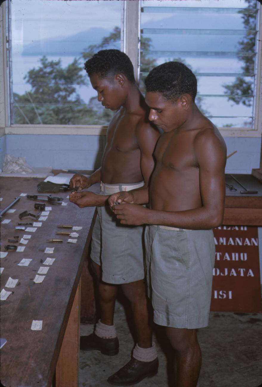 BD/209/9190 - 
Opleidingskamp Papoea Vrijwilligers Korps te Manokwari
