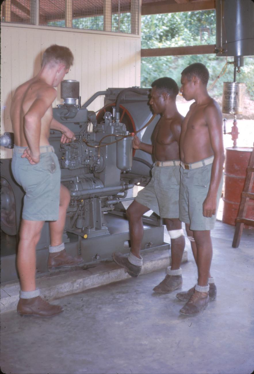 BD/209/9193 - 
Opleidingskamp Papoea Vrijwilligers Korps te Manokwari
