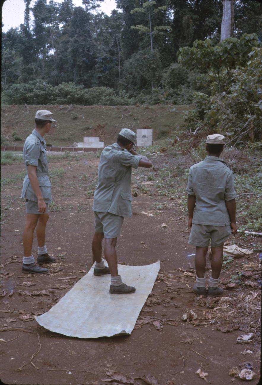 BD/209/9200 - 
Opleidingskamp Papoea Vrijwilligers Korps te Manokwari
