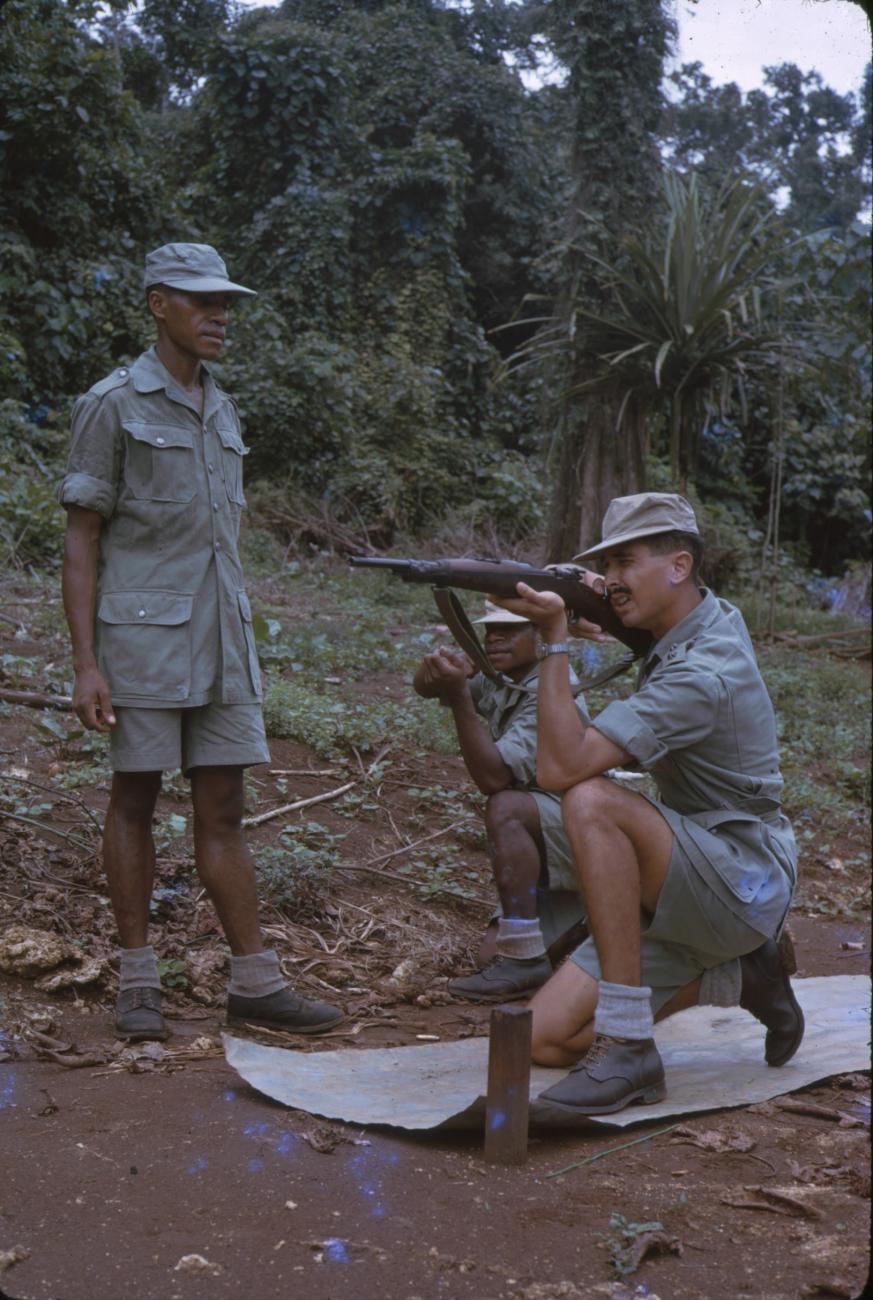 BD/209/9202 - 
Opleidingskamp Papoea Vrijwilligers Korps te Manokwari
