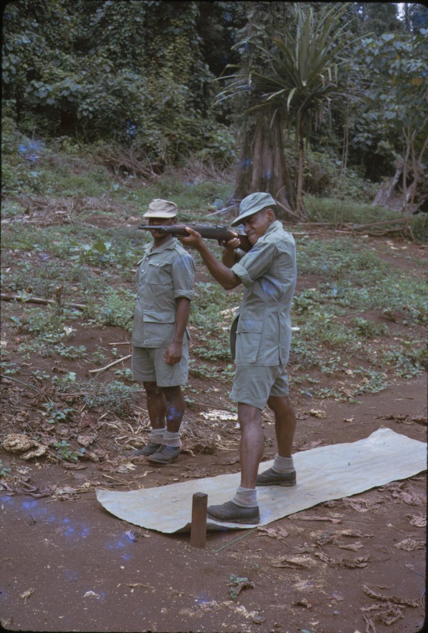 BD/209/9203 - 
Opleidingskamp Papoea Vrijwilligers Korps te Manokwari
