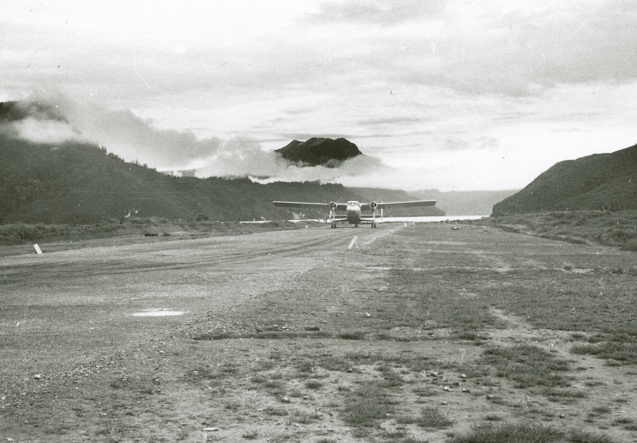 BD/84/24 - 
aanleg van vliegveld Enarotali.
