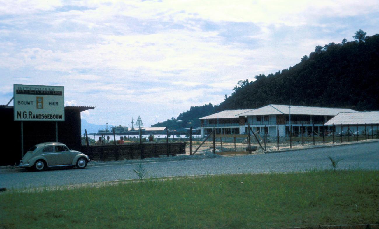 BD/22/31 - 
Building of the New Guinea Council under construction at Hollandia-port
