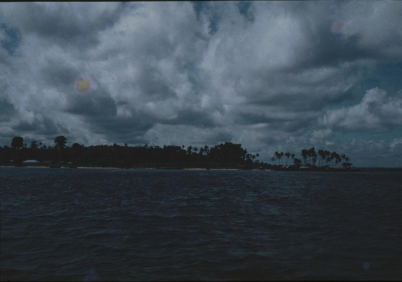 BD/144/129 - 
Foto kust vanaf water
