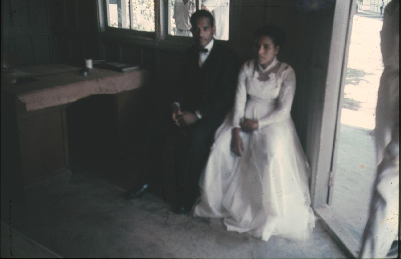 BD/144/167 - 
Aanstaand echtpaar in trouwkleding
