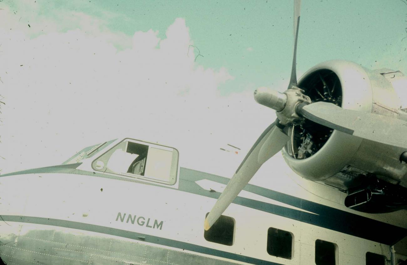 BD/144/341 - 
Vliegtuig NNGLM op grond
