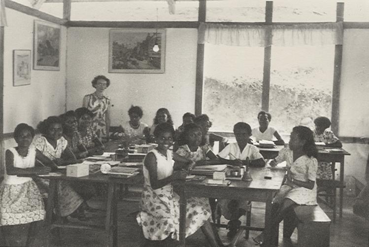 BD/256/122 - 
Papoea- kinderen in klaslokaal
