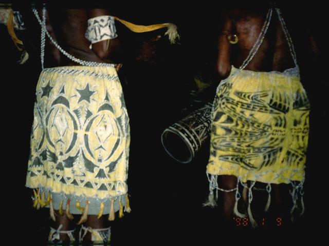 BD/27/6 - 
Dancers wearing kulit kayu skirts (bark cloth)
