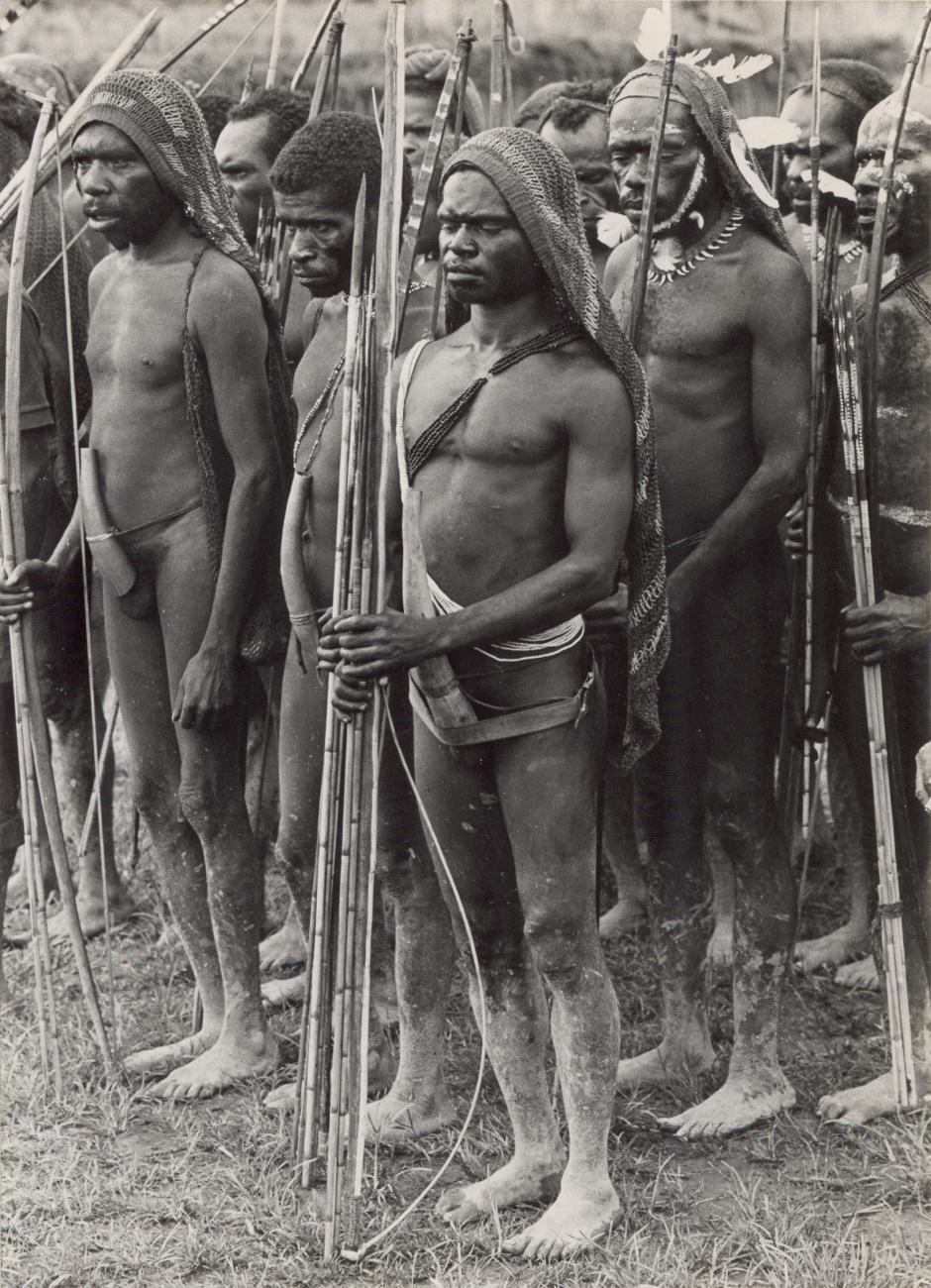 BD/326/36 - 
Ekagi-mannen in de Kamu-vallei
