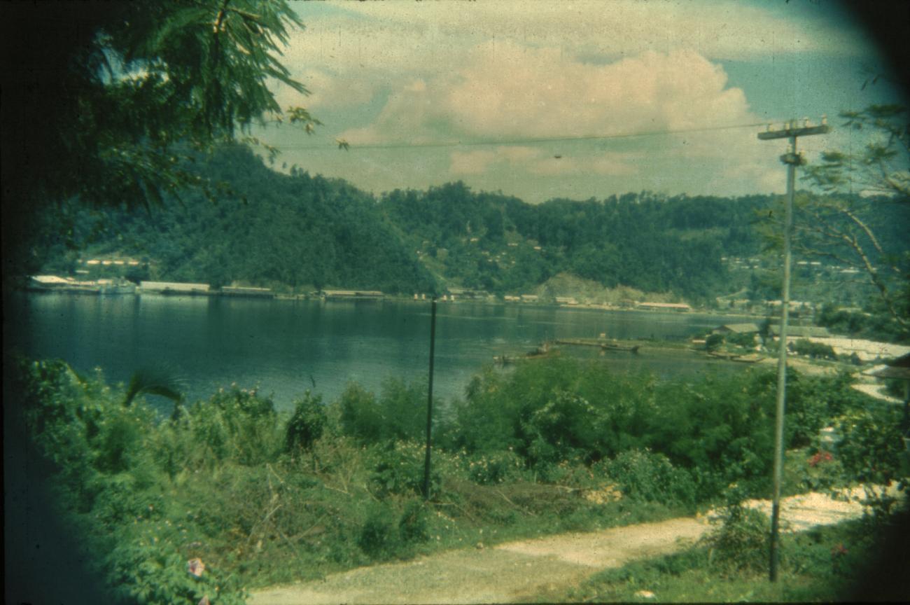 BD/67/157 - 
Landschap bij Jayapura
