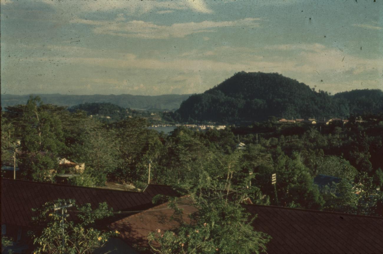 BD/67/179 - 
Landschapsfoto bij Jayapura
