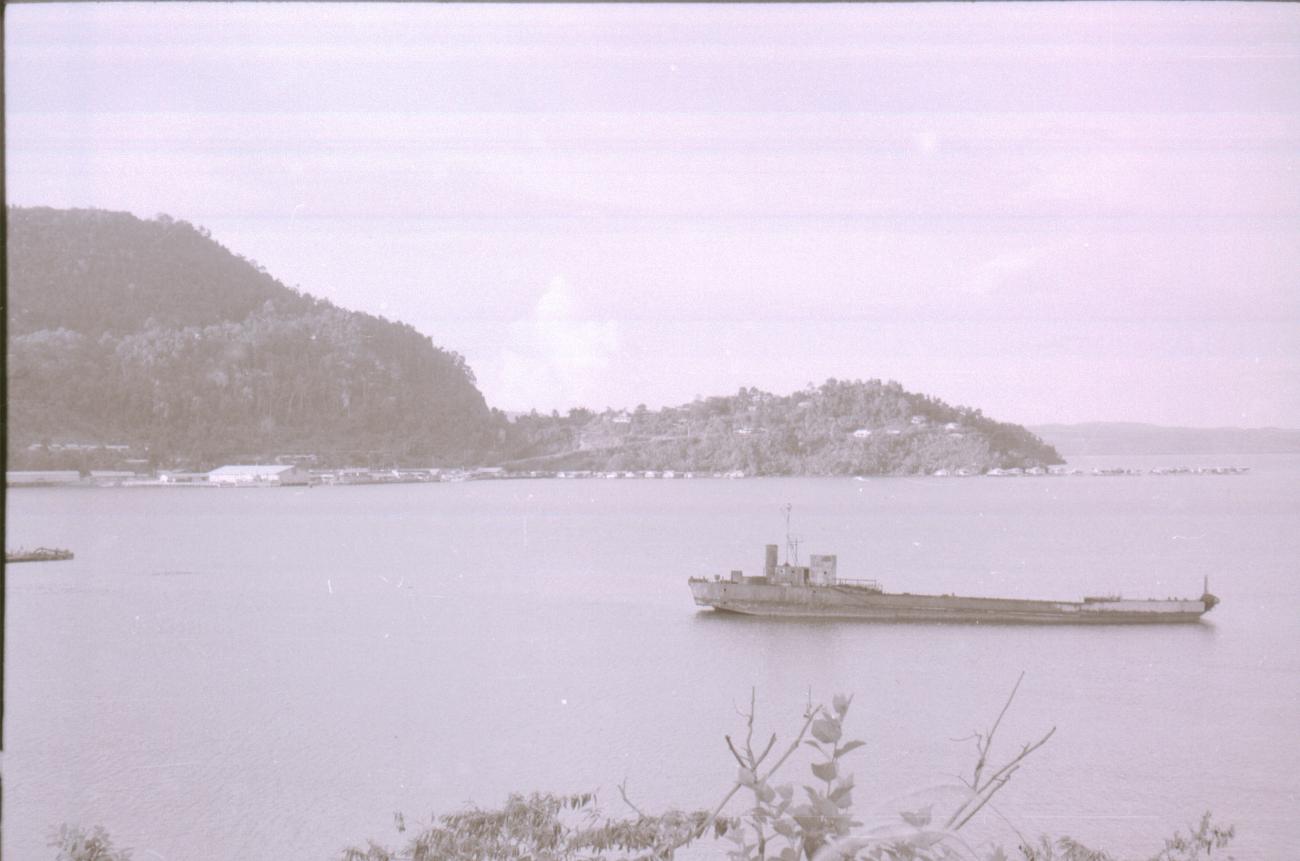 BD/67/243 - 
Boot op het water
