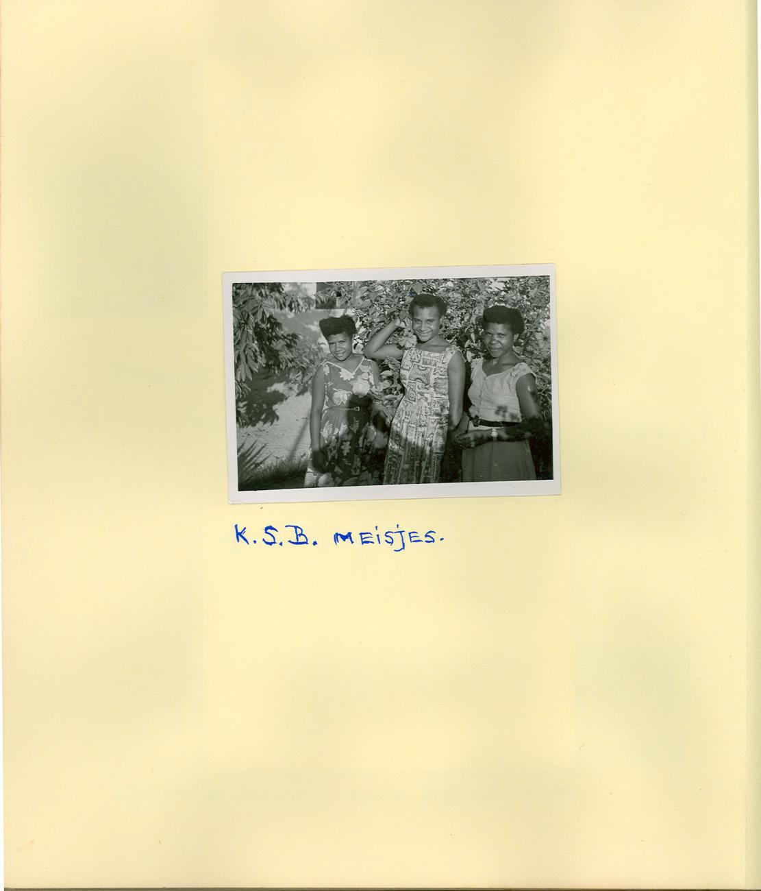 BD/83/24 - 
Portrait of three KSB girls (Catholic Social Union)

