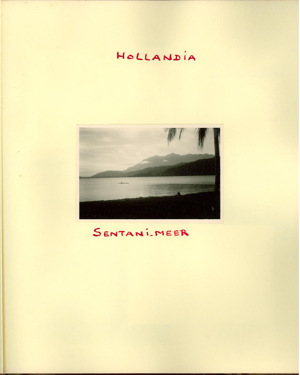 BD/83/45 - 
Het Sentani-meer met een eenzame prauw

