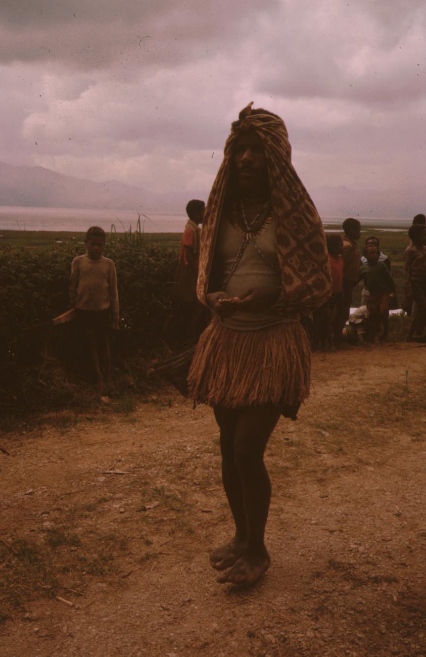BD/132/17 - 
portretfoto van vrouw met rok
