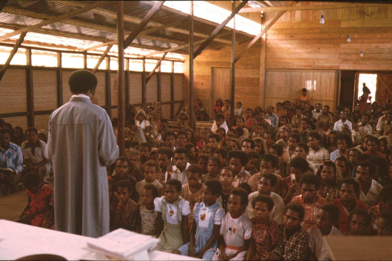 BD/132/86 - 
kerkdienst

