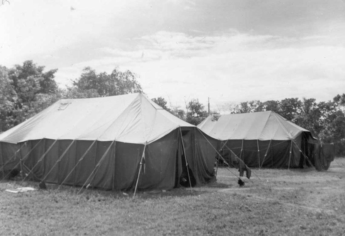 BD/277/19 - 
Tenten op militair kampement

