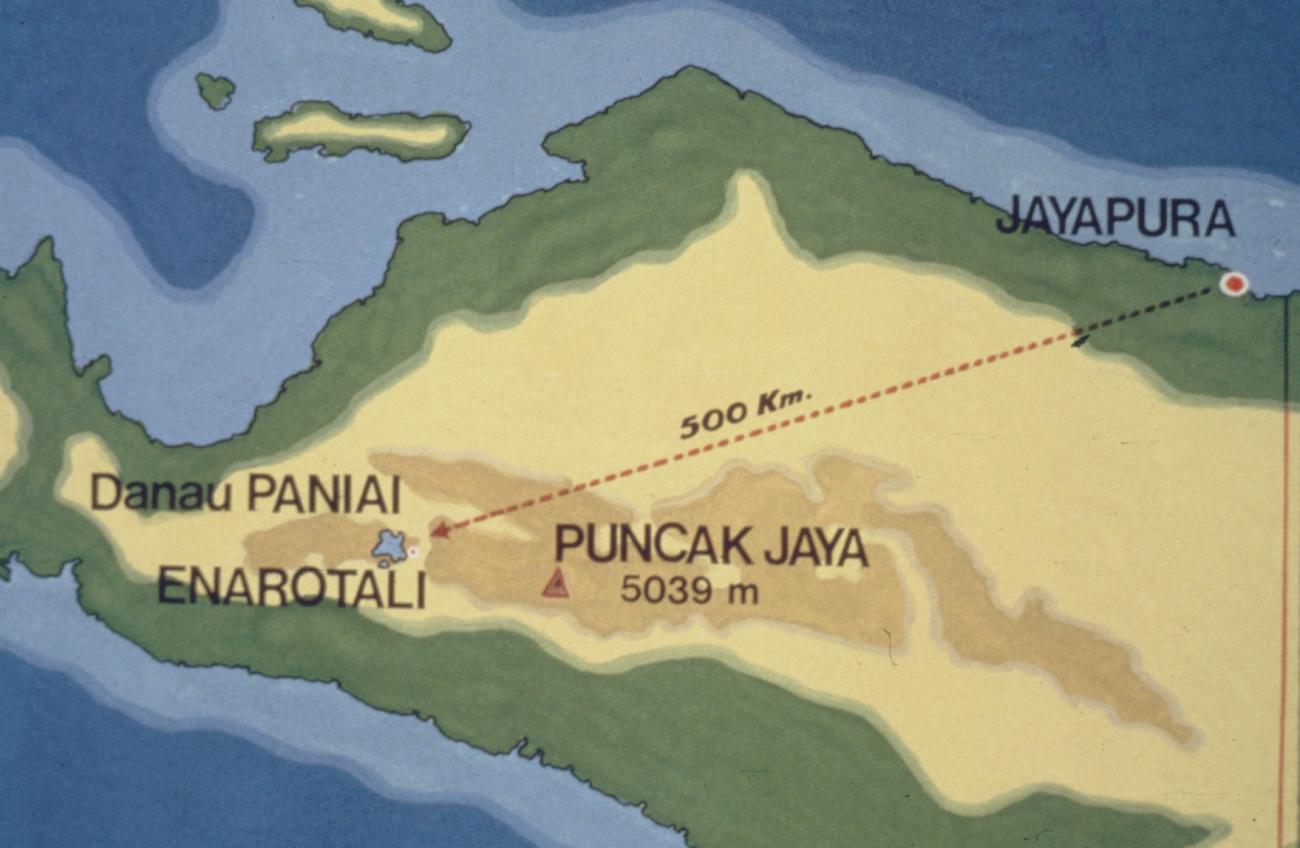 BD/285/18 - 
Landkaart Papua
