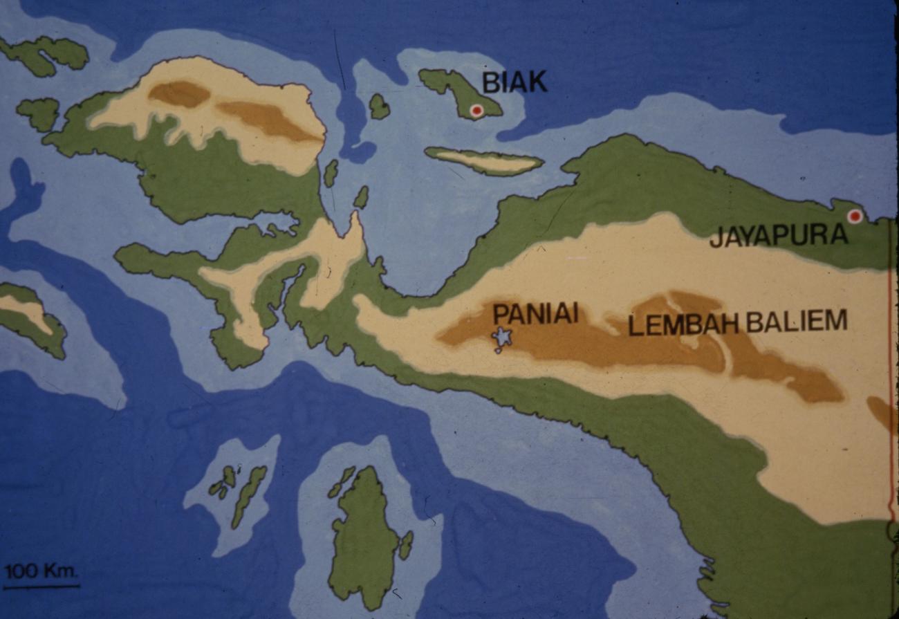 BD/285/4 - 
Landkaart van Papua
