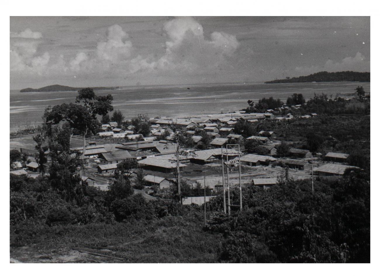 BD/54/13 - 
Panorama kampong Sorong
