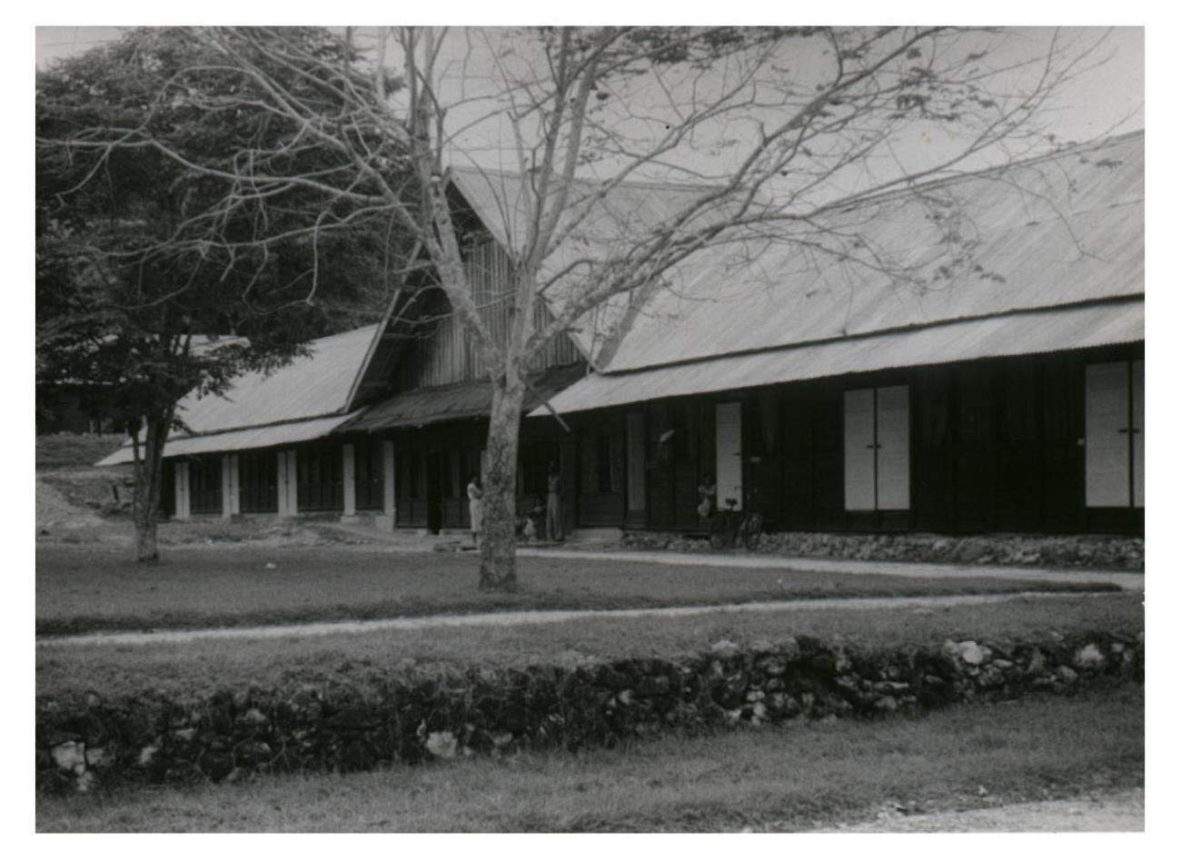 BD/54/21 - 
Kampong Manokwari, building

