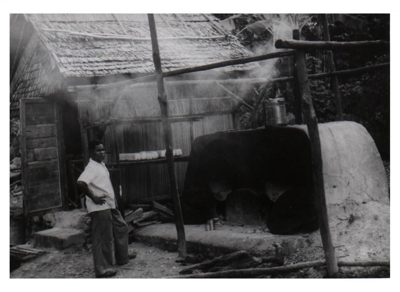 BD/54/54 -
Bakkerij met oven te Kaimana