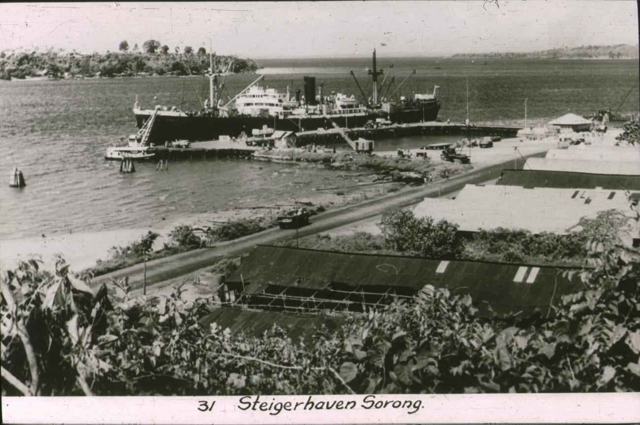 BD/186/105 - 
Steigerhaven te Sorong
