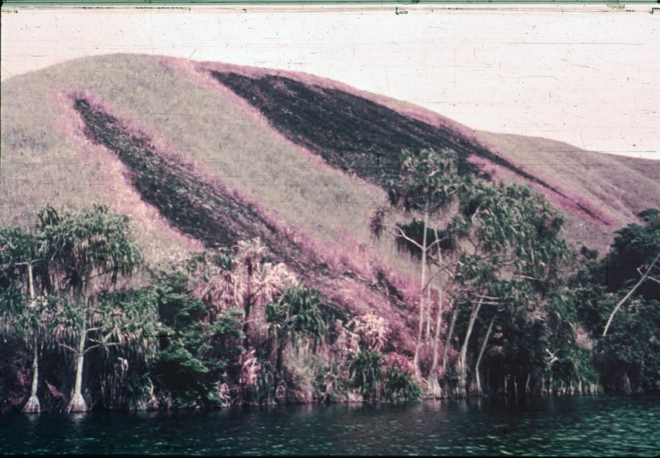 BD/186/19 - 
Voorbeeld van erosie in het Cycloopgebergte
